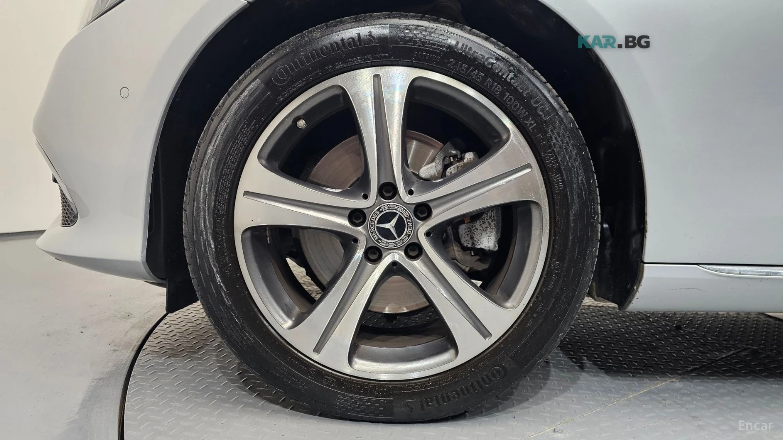 Mercedes-Benz E 220 * ПАНО* KEYLESS* Camera* ПОДГРЕВ* LED* , снимка 4 - Автомобили и джипове - 55134500