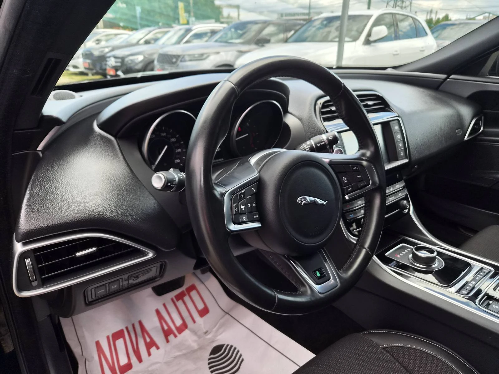 Jaguar XE 2.0D-4X4-R SPORT-143000км-СУПЕР СЪСТОЯНИЕ, снимка 8 - Автомобили и джипове - 55225668