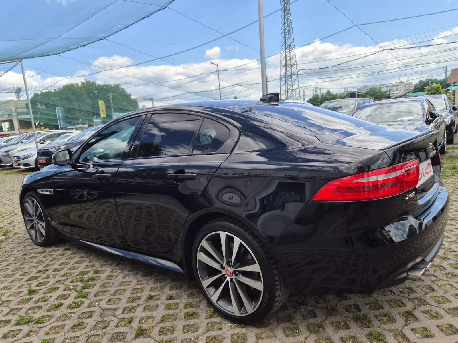 Jaguar XE 2.0D-4X4-R SPORT-143000км-СУПЕР СЪСТОЯНИЕ, снимка 2 - Автомобили и джипове - 55225668