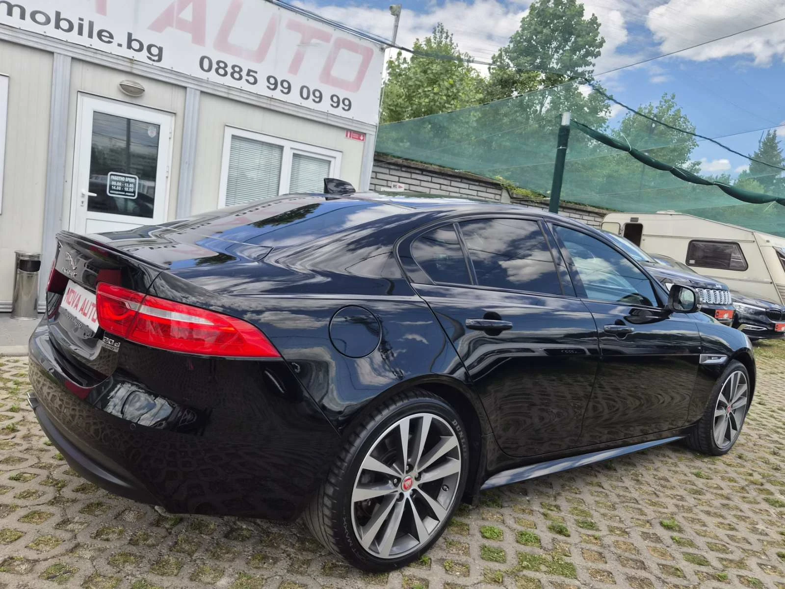 Jaguar XE 2.0D-4X4-R SPORT-143000км-СУПЕР СЪСТОЯНИЕ, снимка 4 - Автомобили и джипове - 55225668