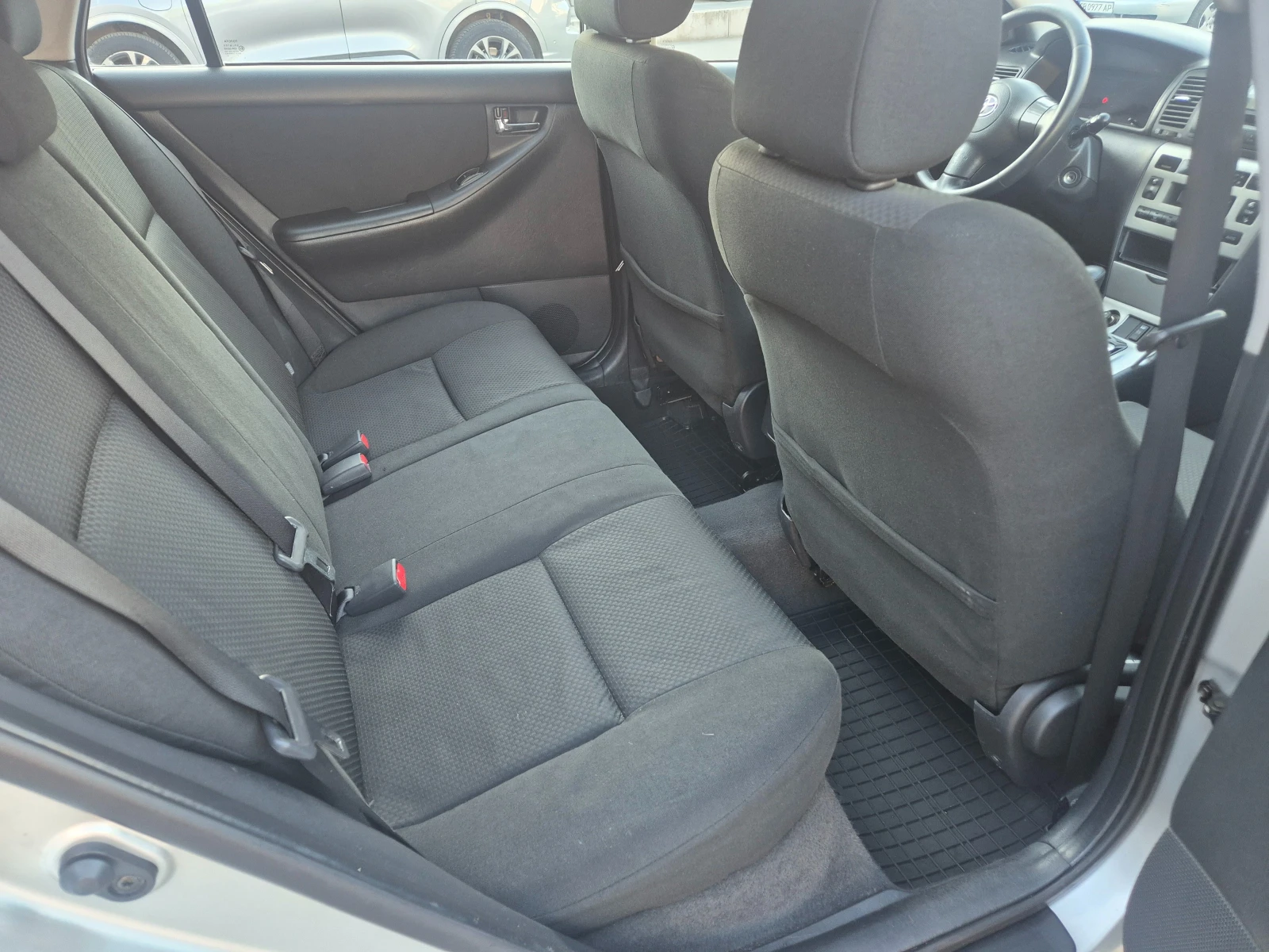 Toyota Corolla 1.4 D4D | Mobile.bg � ����������� 12