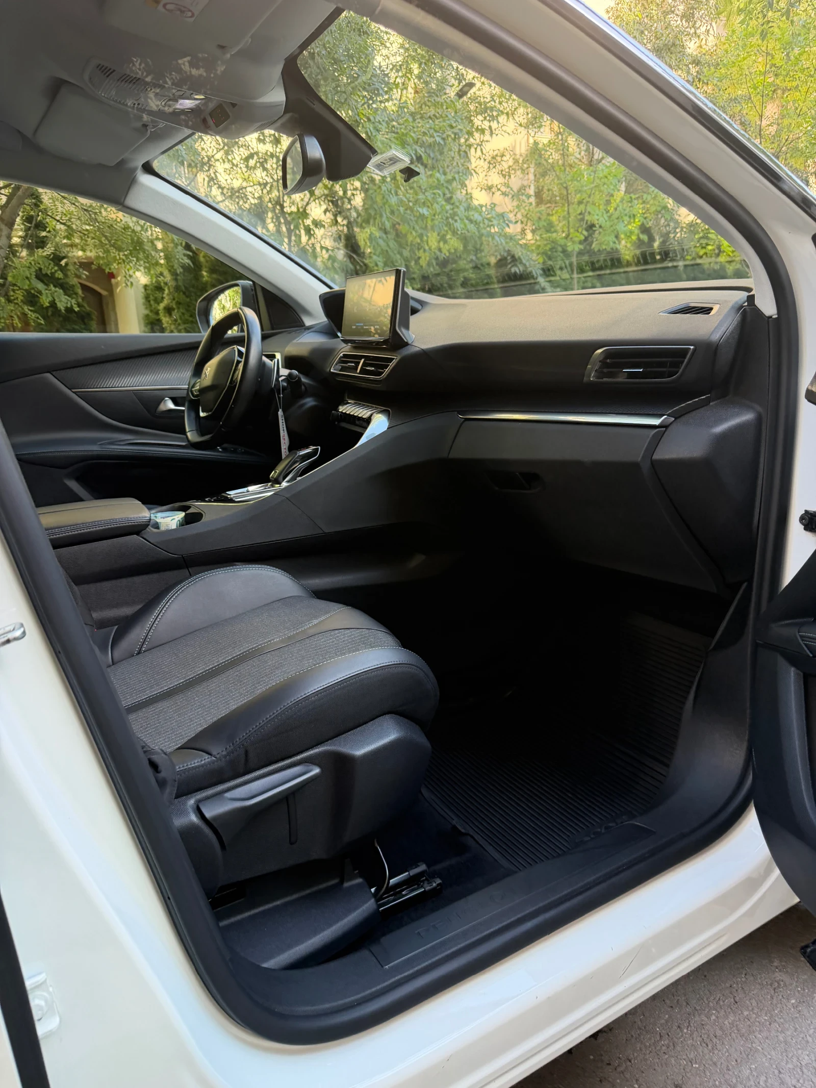 Peugeot 5008 ALLURE 1.5 Blue HDi EURO 6, снимка 13 - Автомобили и джипове - 55567892