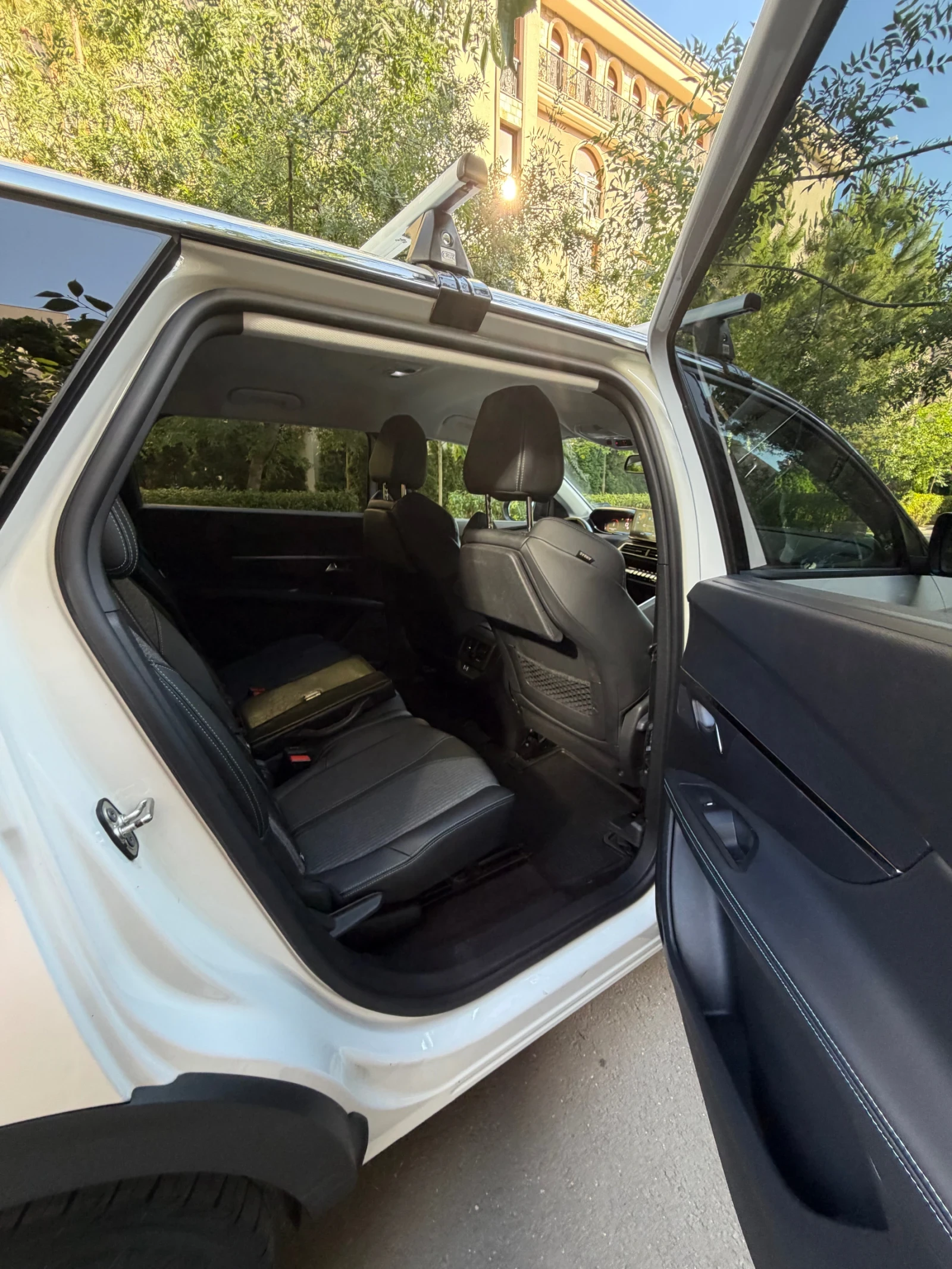 Peugeot 5008 ALLURE 1.5 Blue HDi EURO 6, снимка 9 - Автомобили и джипове - 55567892