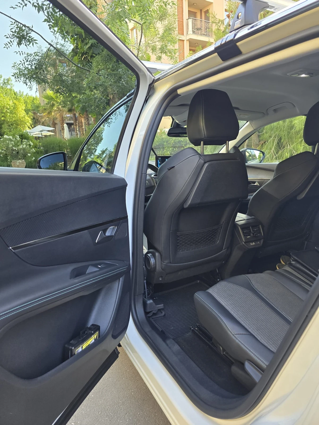 Peugeot 5008 ALLURE 1.5 Blue HDi EURO 6, снимка 5 - Автомобили и джипове - 55567892
