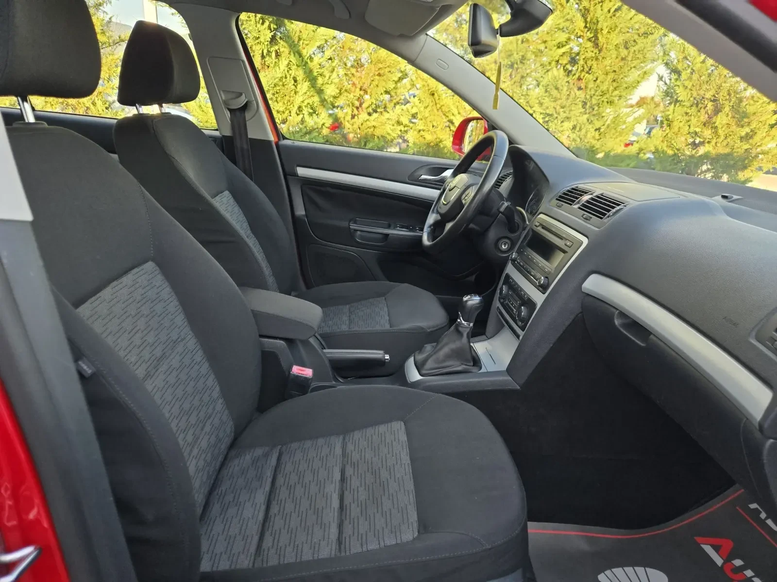 Skoda Octavia 1.6TDI-105кс= 4Х4= АВТОПИЛОТ= КЛИМАТРОНИК, снимка 15 - Автомобили и джипове - 55849694