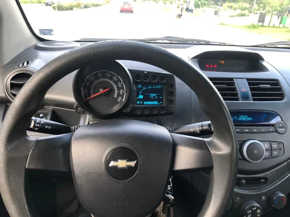 Chevrolet Spark, снимка 10 - Автомобили и джипове - 55887862