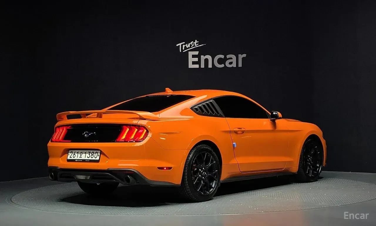 Ford Mustang 2.3* ECO* BOOST* ДИСТРОНИК* ОБДУХВАНЕ* КАМЕРА* , снимка 2 - Автомобили и джипове - 56184064