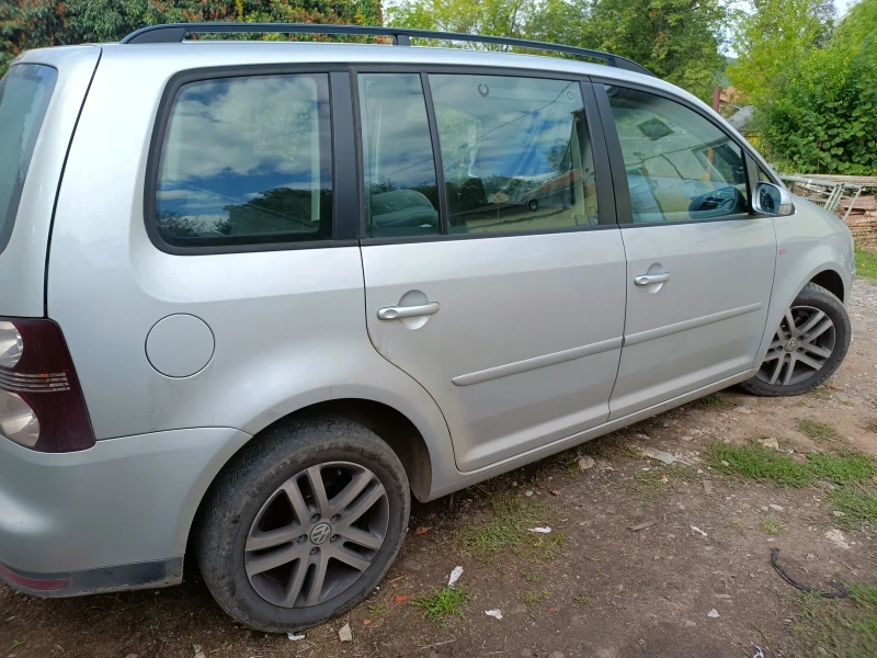 VW Touran, снимка 3 - Автомобили и джипове - 47300654