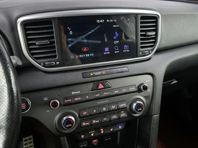 Kia Sportage 2.0 CRDi 4WD, снимка 14 - Автомобили и джипове - 54276737