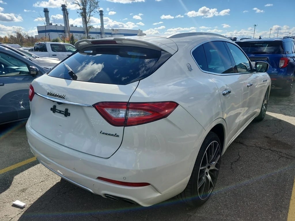 Maserati Levante * S * CARFAX * БЕЗ ПЪРВОНАЧАЛНА ВНОСКА - изображение 3