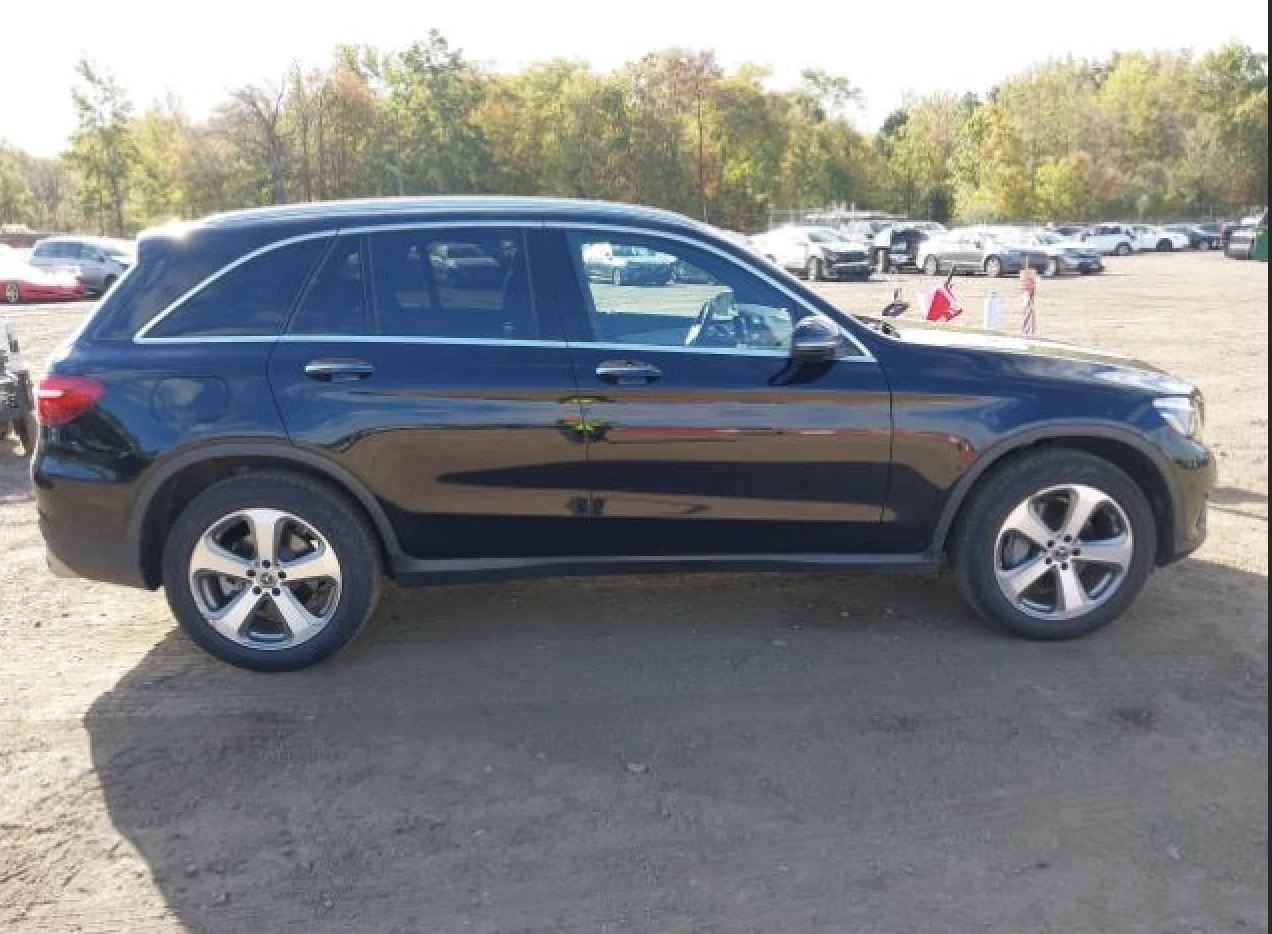 Mercedes-Benz GLC 300 KEYLESS, ПОДГРЕВИ, ДВОЙНА ПАНОРАМА - изображение 4