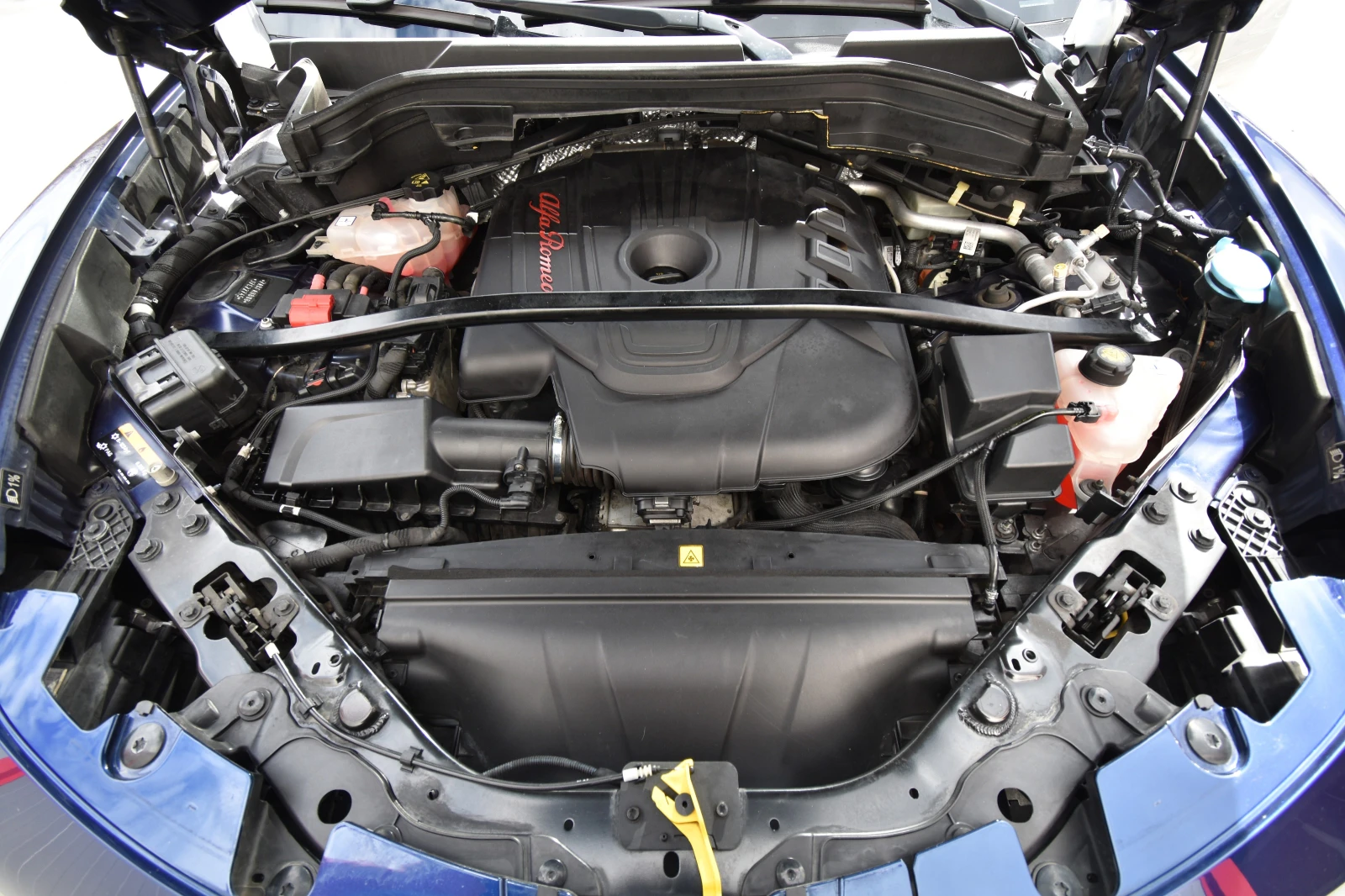 Alfa Romeo Stelvio Sport Q4 210кс , снимка 14 - Автомобили и джипове - 54095982