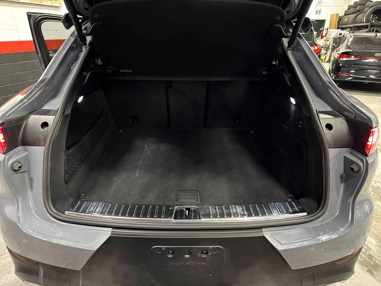 Porsche Cayenne * Turbo GT * CARBON* ДИСТРОНИК* 360 КАМЕРА* , снимка 17 - Автомобили и джипове - 54192085