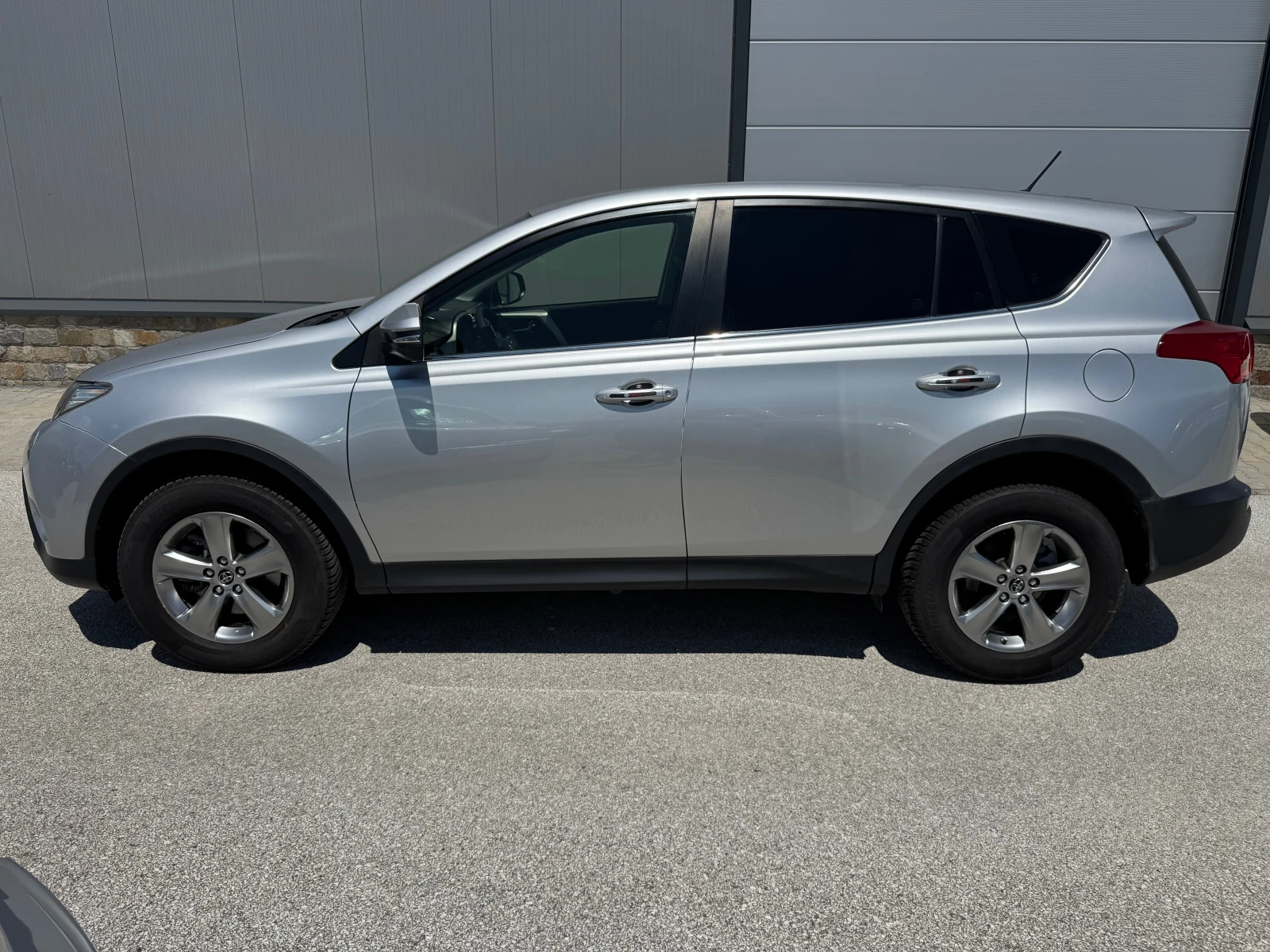 Toyota Rav4 2.0 D4D, снимка 3 - Автомобили и джипове - 55394721