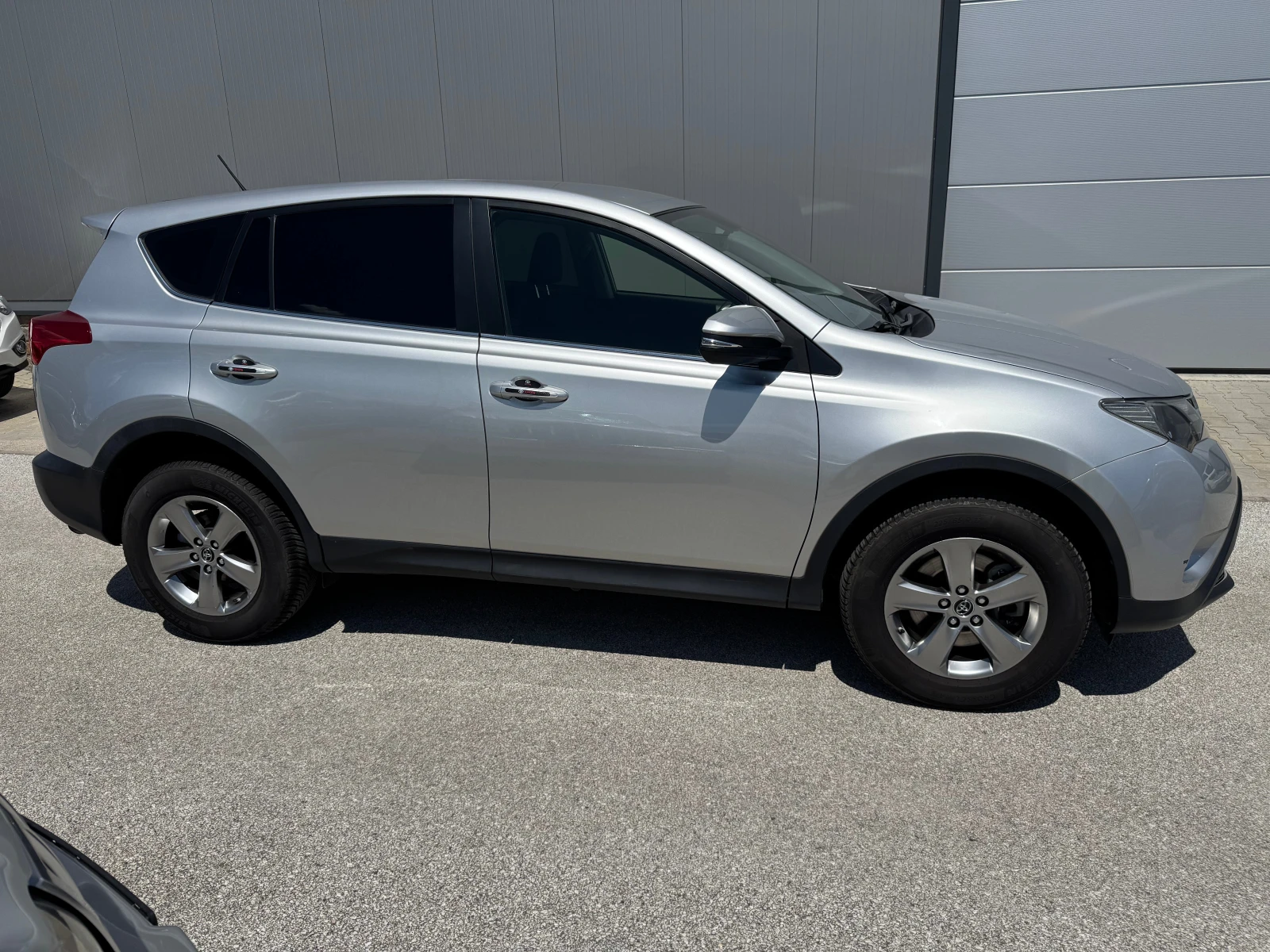 Toyota Rav4 2.0 D4D, снимка 4 - Автомобили и джипове - 55394721