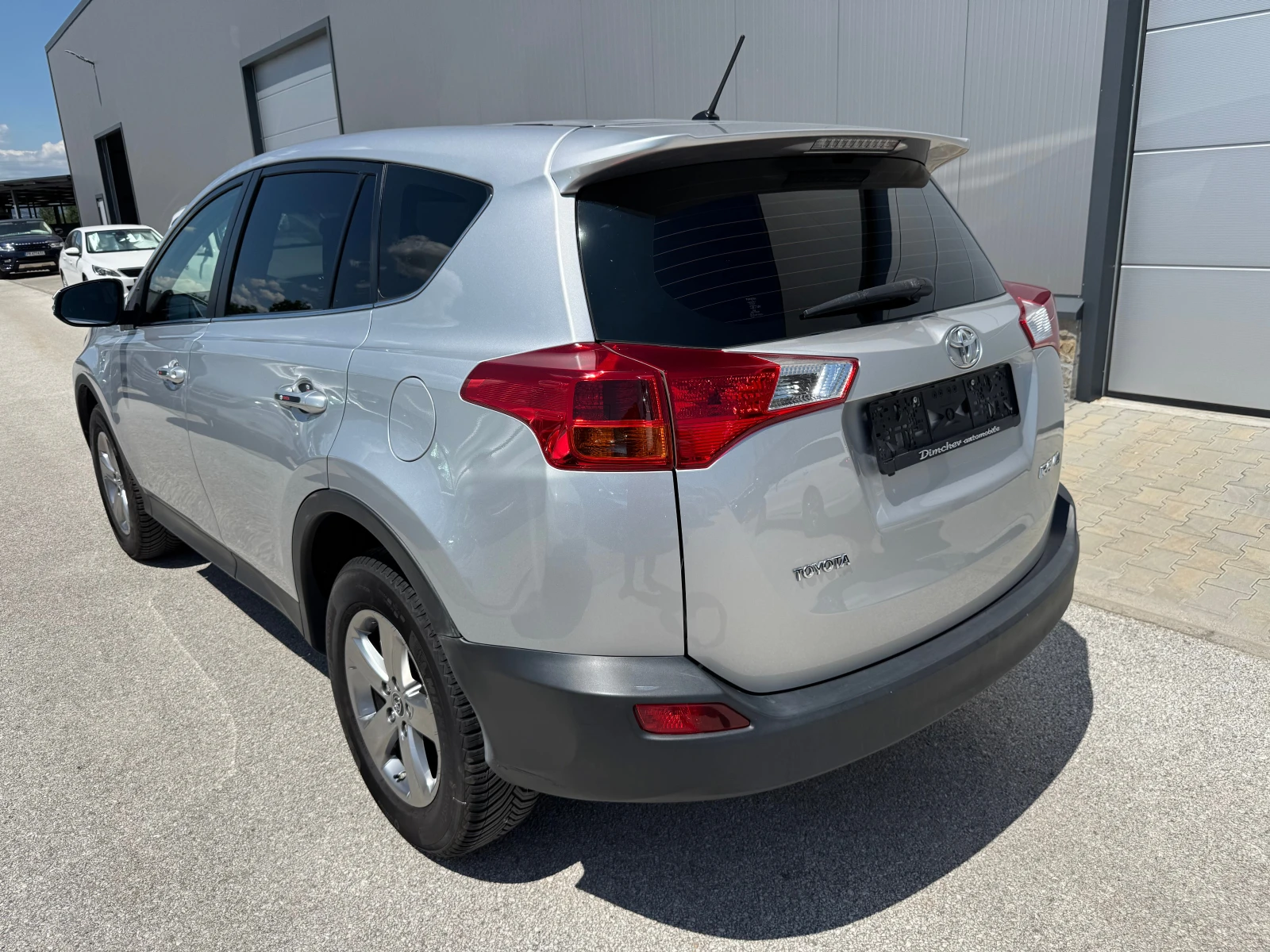 Toyota Rav4 2.0 D4D, снимка 5 - Автомобили и джипове - 55394721