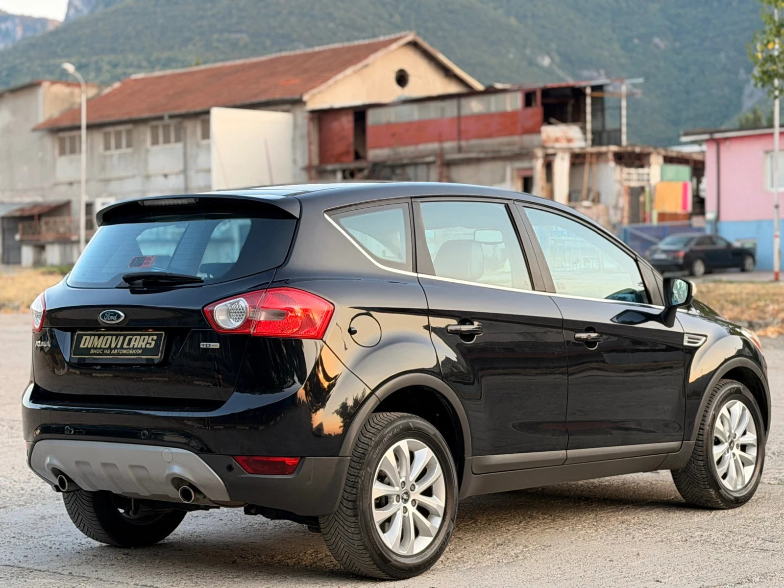 Ford Kuga 2.0TDCI/KEYLESS/КОЖА, снимка 5 - Автомобили и джипове - 55589976