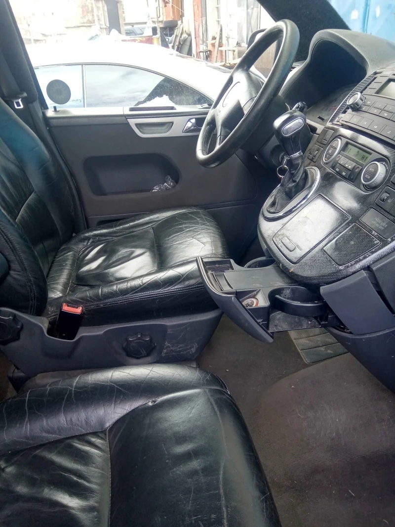 VW Multivan 2.5 TDI, снимка 6 - Бусове и автобуси - 49377515