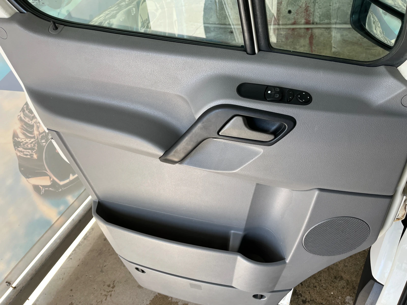 VW Crafter 2/5 TDI 136 hp бартер, снимка 8 - Бусове и автобуси - 54336134