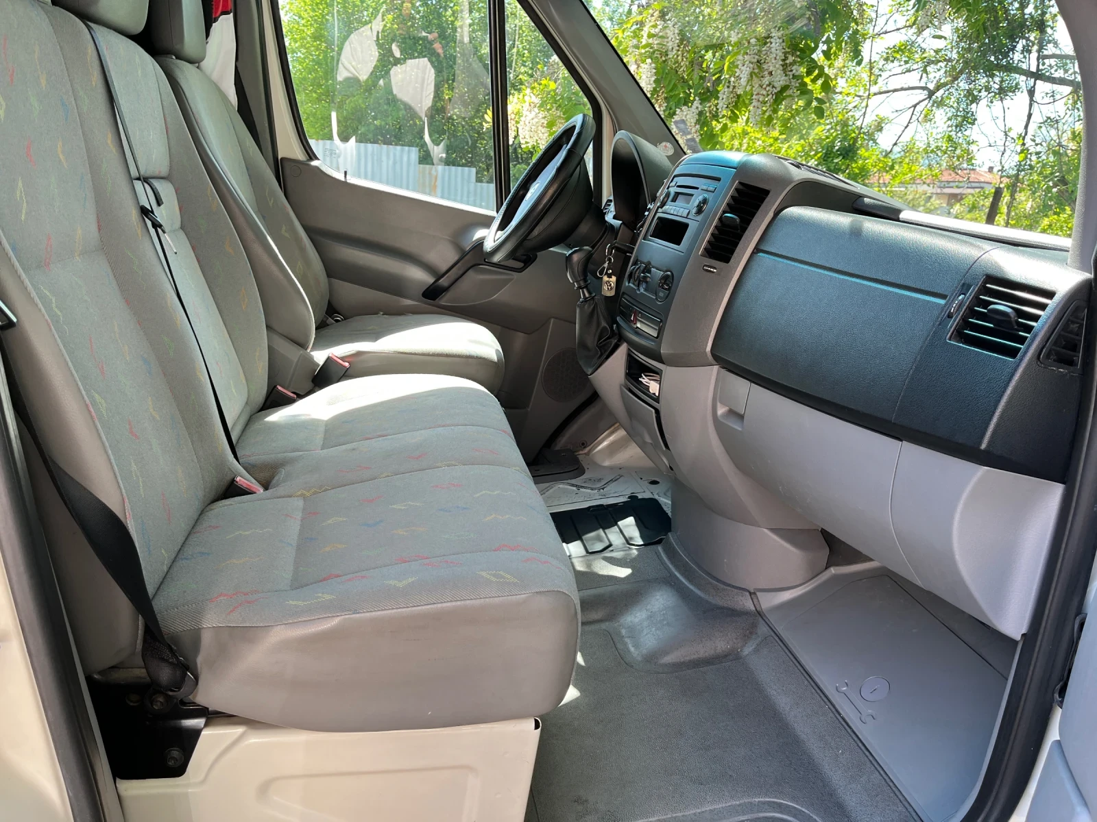 VW Crafter 2/5 TDI 136 hp бартер, снимка 6 - Бусове и автобуси - 54336134