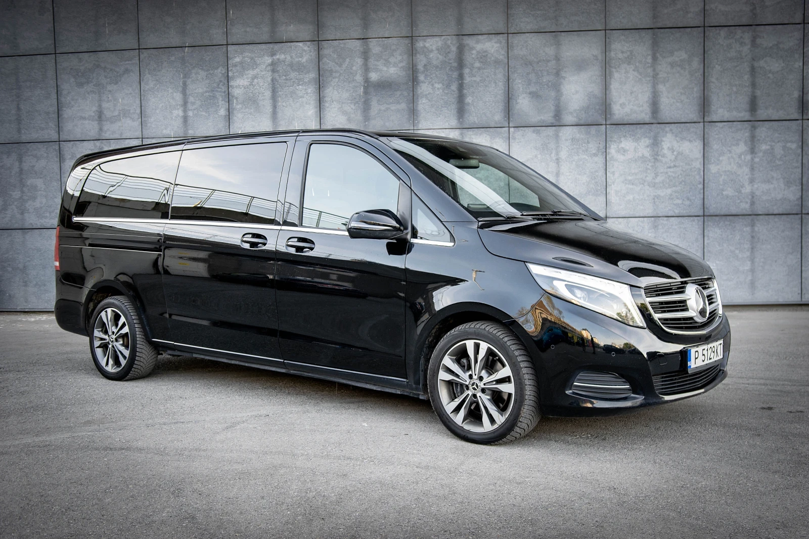 Mercedes-Benz V 250 Amg,  Топ състояние, обслужен !, снимка 17 - Бусове и автобуси - 54379231