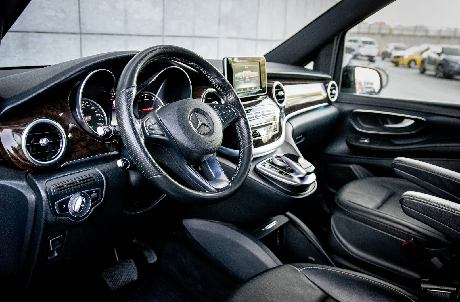 Mercedes-Benz V 250 Amg,  Топ състояние, обслужен !, снимка 5 - Бусове и автобуси - 54379231