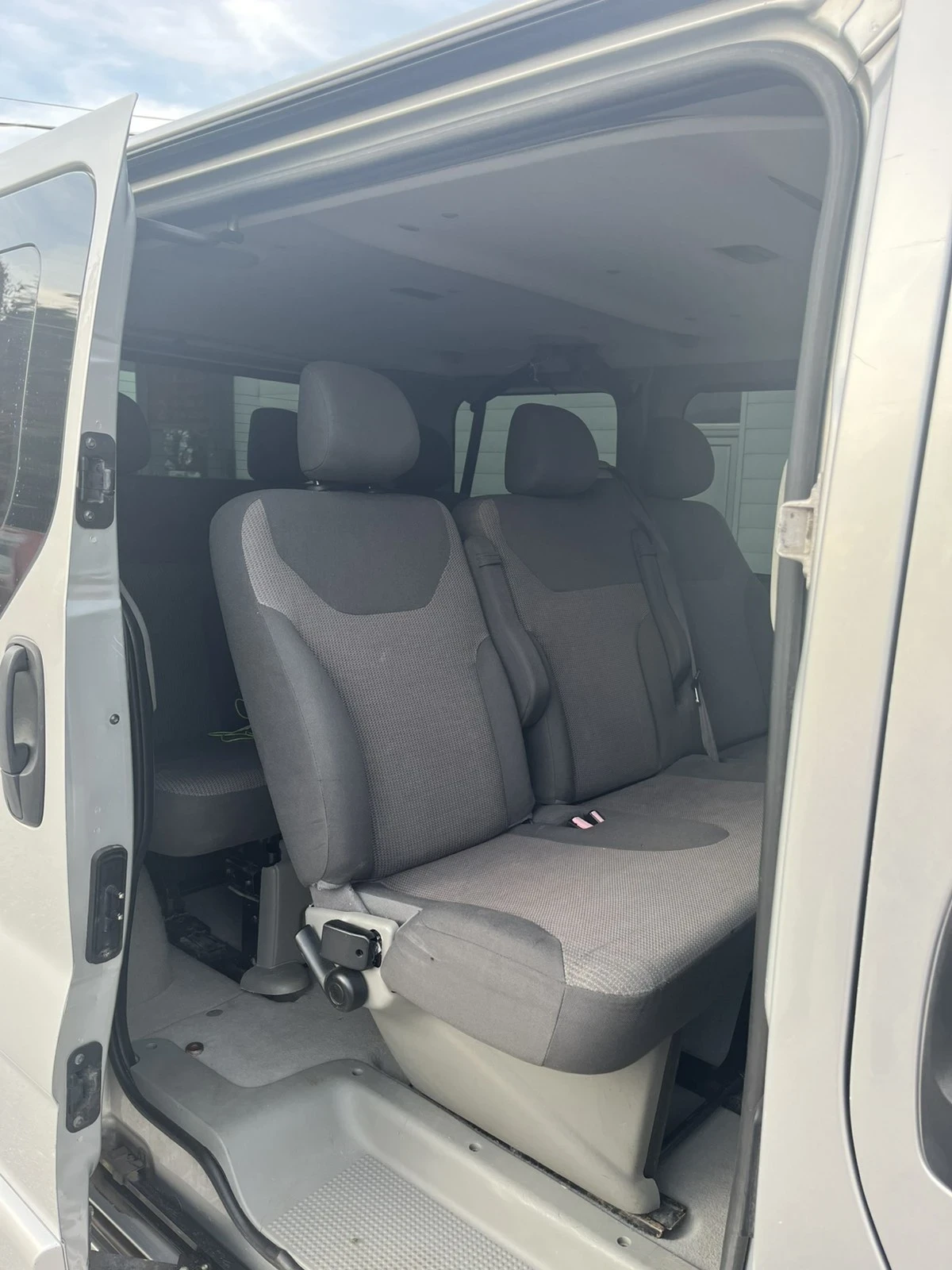 Opel Vivaro, снимка 7 - Бусове и автобуси - 56568103