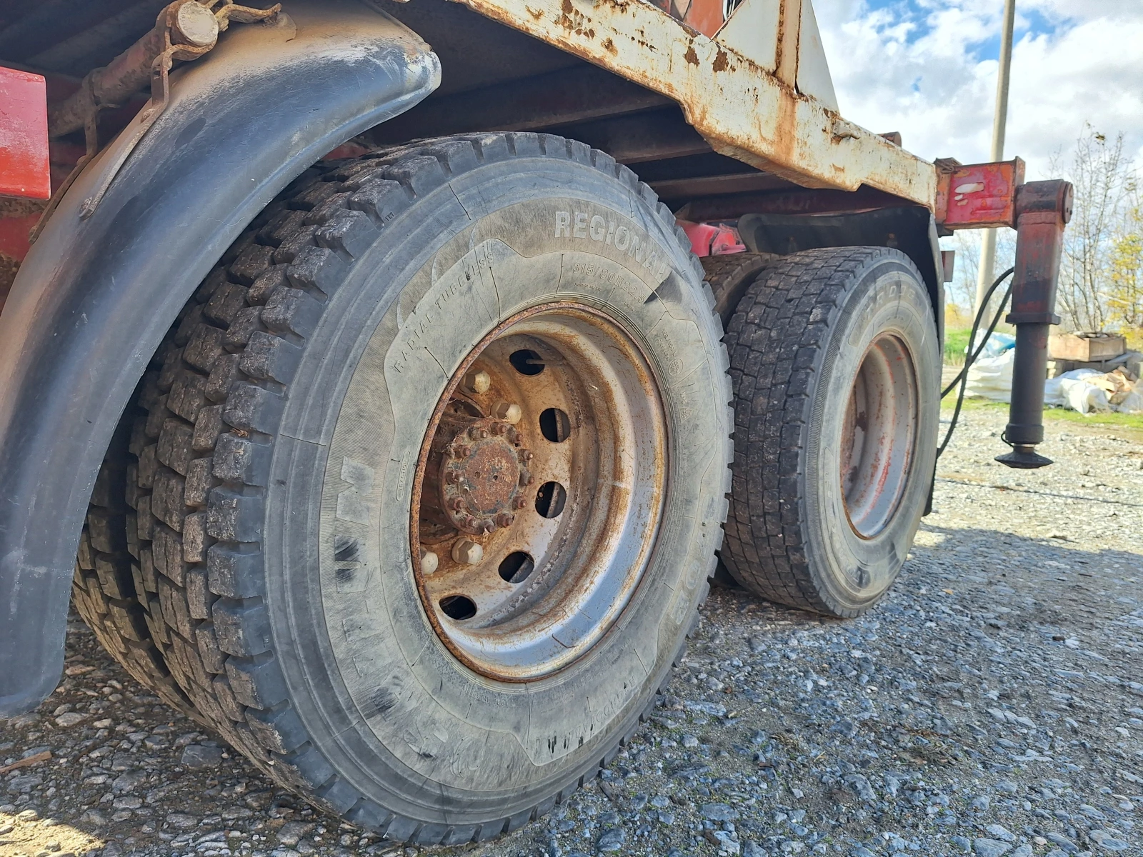 Volvo F12  - изображение 7