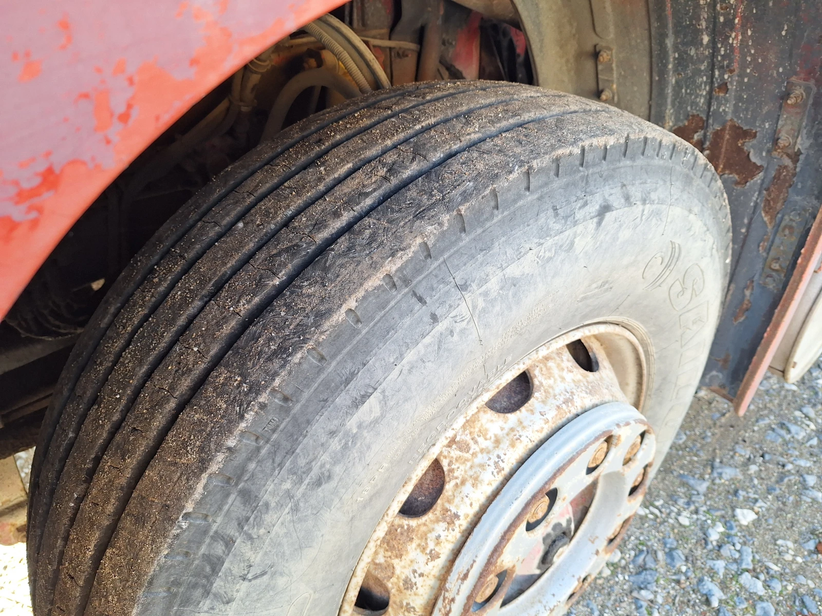 Volvo F12  - изображение 8