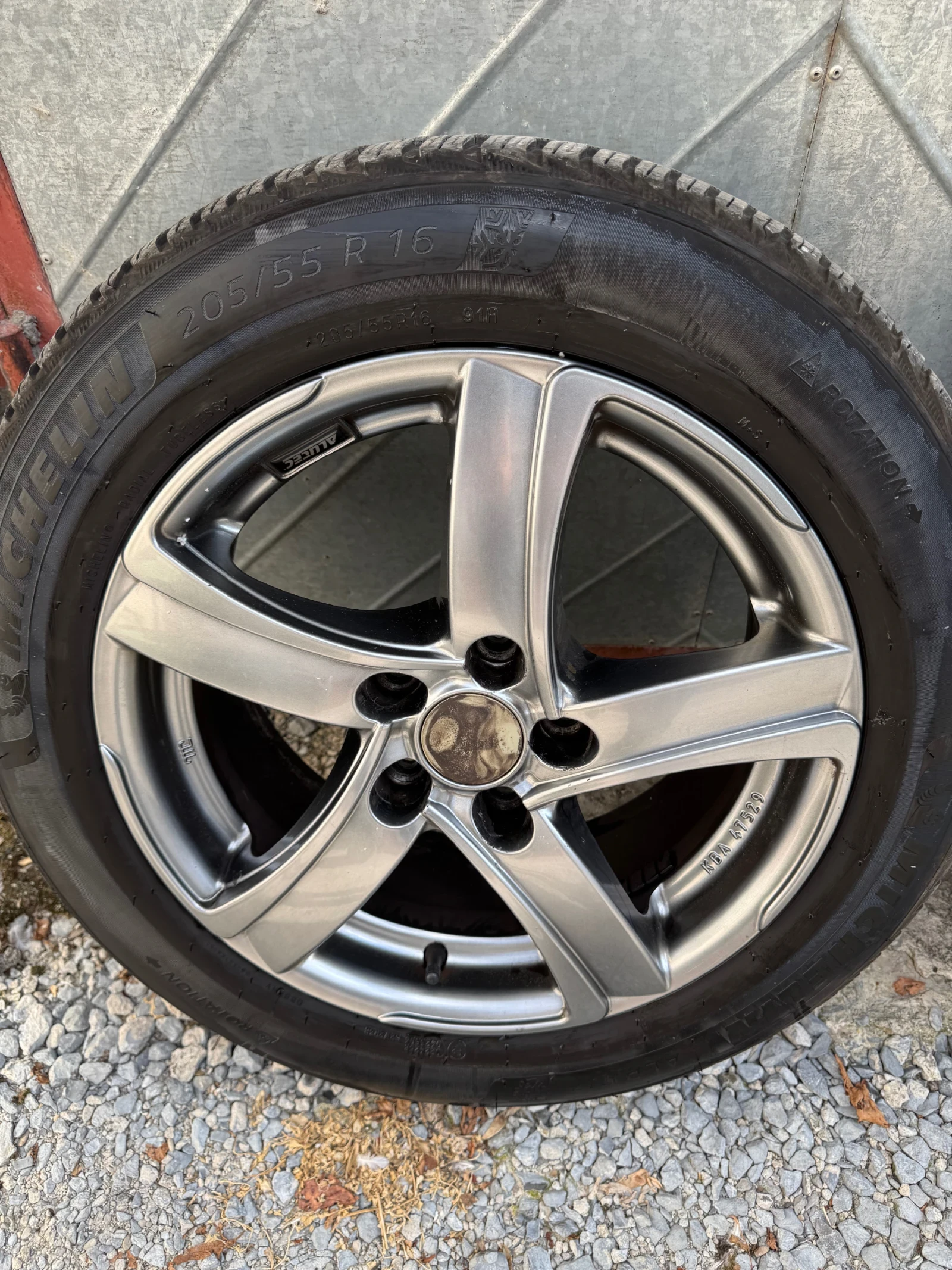 Гуми с джанти Michelin 205/55R16, снимка 5 - Гуми и джанти - 55947153