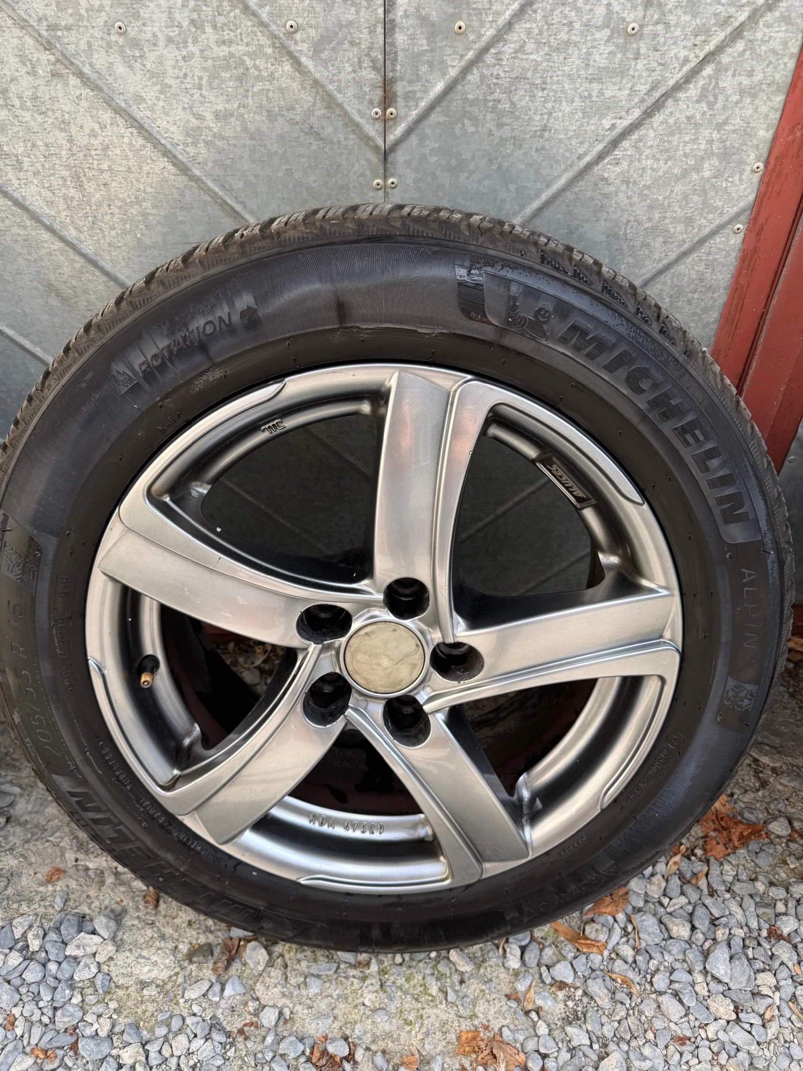 Гуми с джанти Michelin 205/55R16, снимка 4 - Гуми и джанти - 55947153