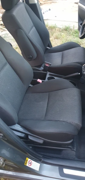 Toyota Corolla verso, снимка 10