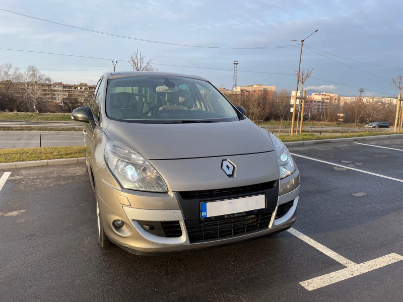 Renault Scenic 1.6 dci, снимка 3 - Автомобили и джипове - 45180933