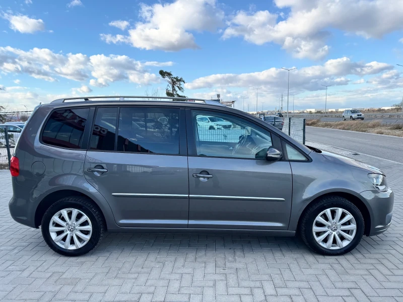 VW Touran 2.0 TDI 140к.с 6 + 1 HIGHLINE / NAVI / PARKTRONIC, снимка 5 - Автомобили и джипове - 46914538