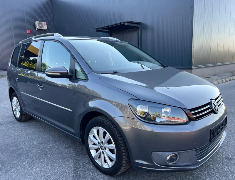 VW Touran 2.0 TDI 140к.с HIGHLINE / 6+ 1 / NAVI / PARKTRONIC, снимка 1 - Автомобили и джипове - 46914538