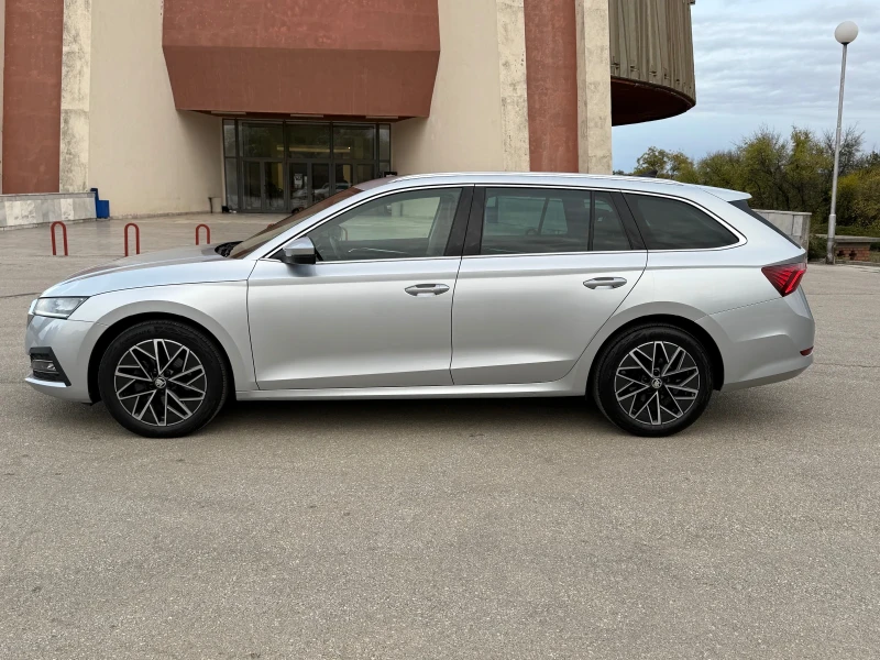 Skoda Octavia 2.0 TDI Digital LED Distr Кожа Камера, снимка 5 - Автомобили и джипове - 48792240