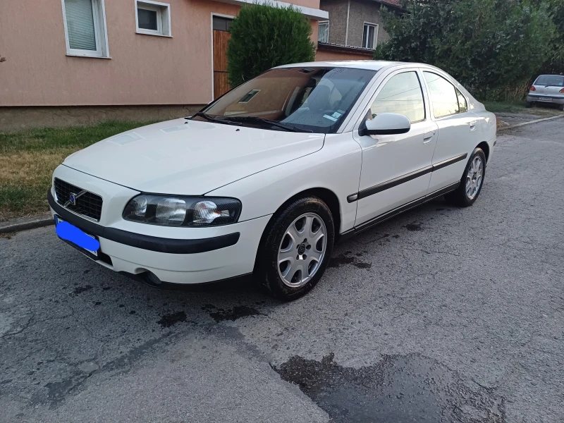 Volvo S60 2.4T, снимка 2 - Автомобили и джипове - 48117181