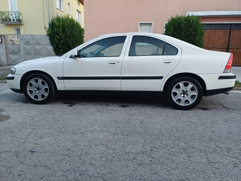 Volvo S60 2.4T, снимка 3 - Автомобили и джипове - 48117181