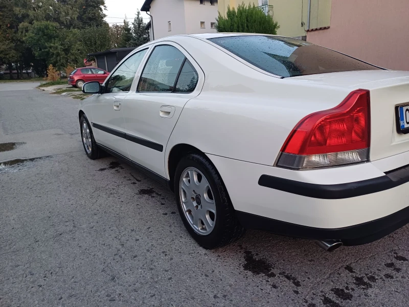 Volvo S60 2.4T, снимка 4 - Автомобили и джипове - 48117181