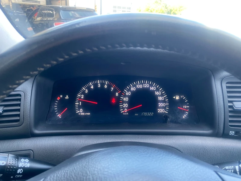 Toyota Corolla 1.6 MT, снимка 10 - Автомобили и джипове - 50372416