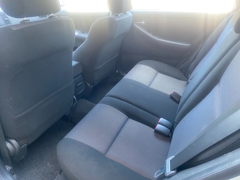 Toyota Corolla 1.6 MT, снимка 13 - Автомобили и джипове - 50372416