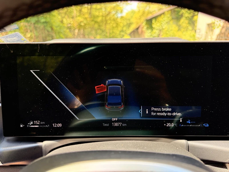 BMW 330 e xDrive, снимка 12 - Автомобили и джипове - 50378991