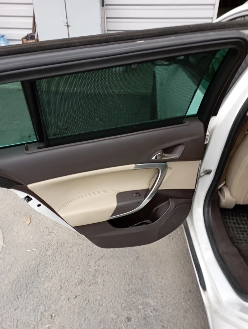 Opel Insignia 2.0 160 коня, снимка 12 - Автомобили и джипове - 52369133