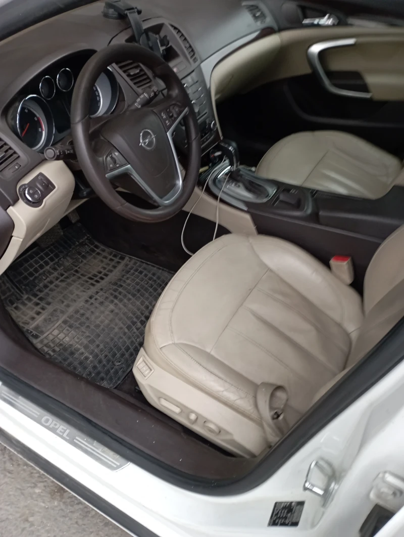 Opel Insignia 2.0 160 коня, снимка 11 - Автомобили и джипове - 52369133