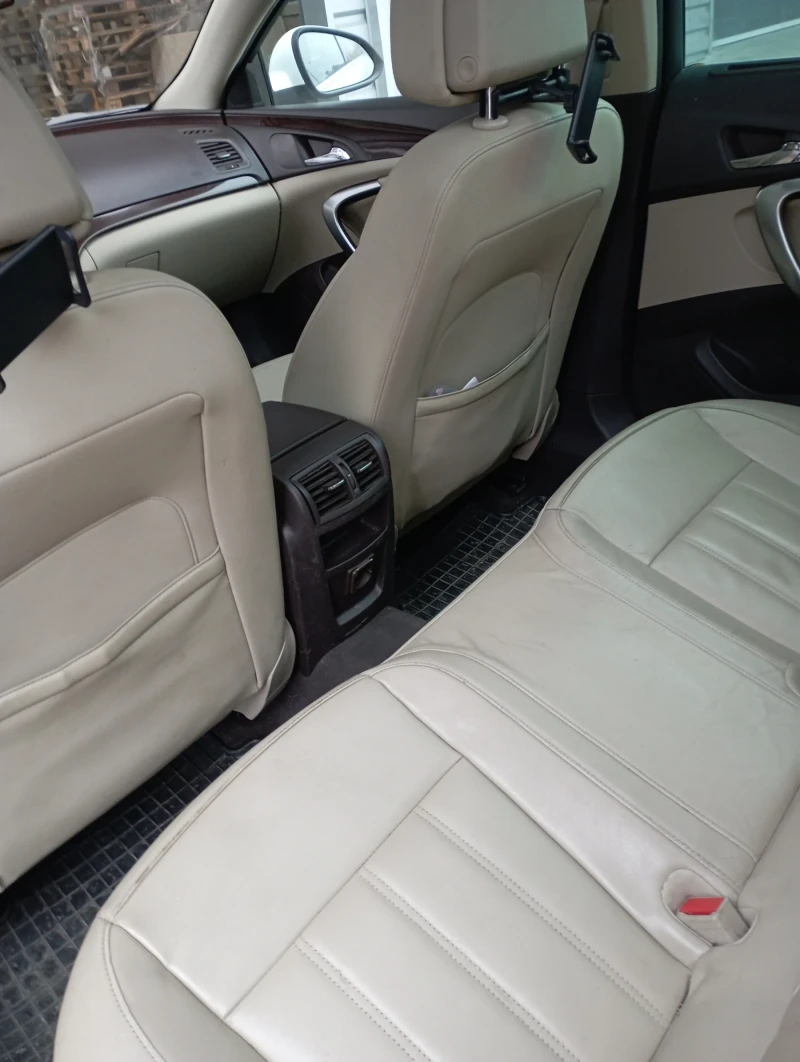 Opel Insignia 2.0 160 коня, снимка 13 - Автомобили и джипове - 52369133
