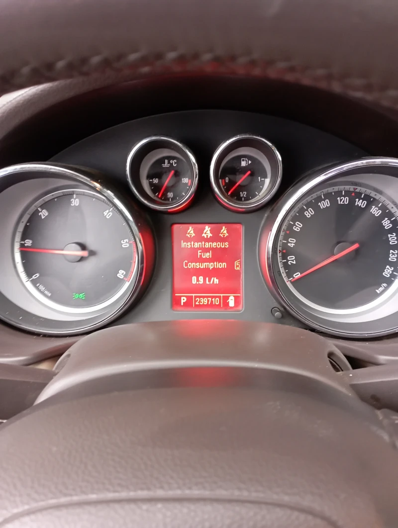 Opel Insignia 2.0 160 коня, снимка 9 - Автомобили и джипове - 52369133