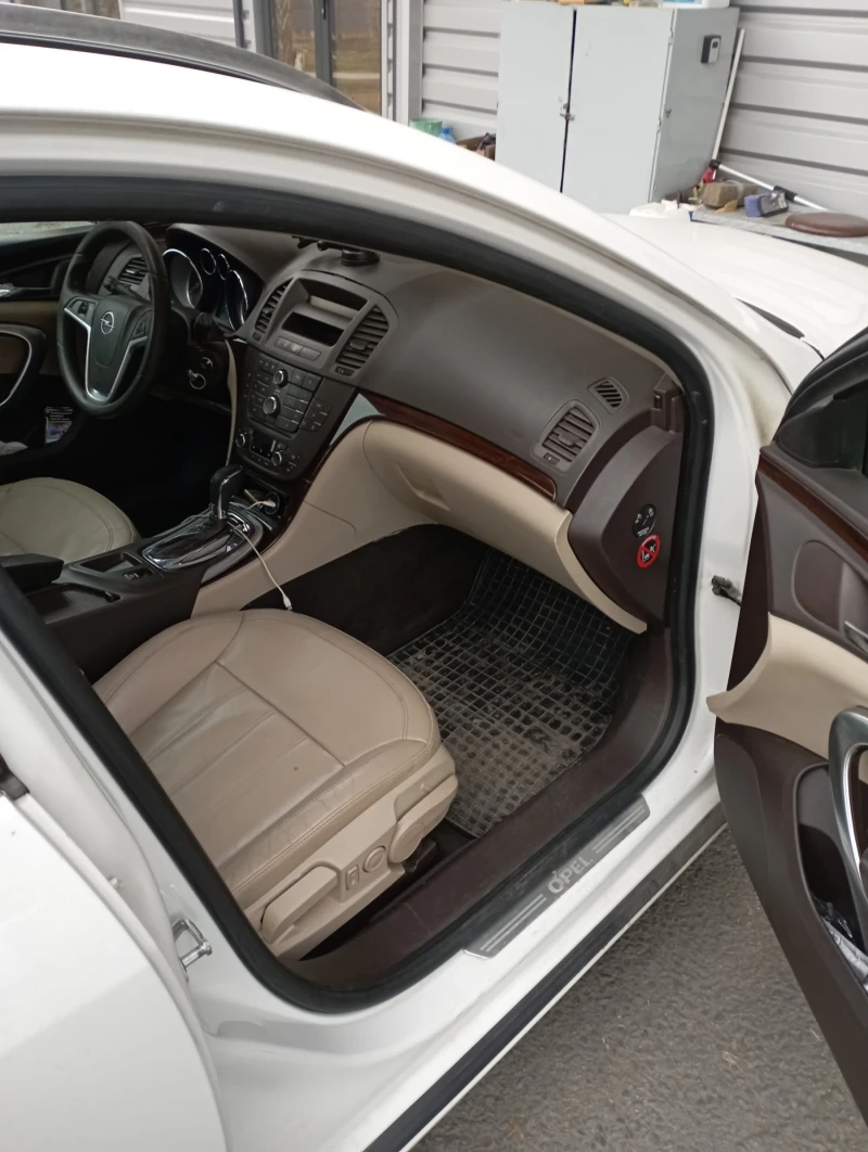Opel Insignia 2.0 160 коня, снимка 8 - Автомобили и джипове - 52369133