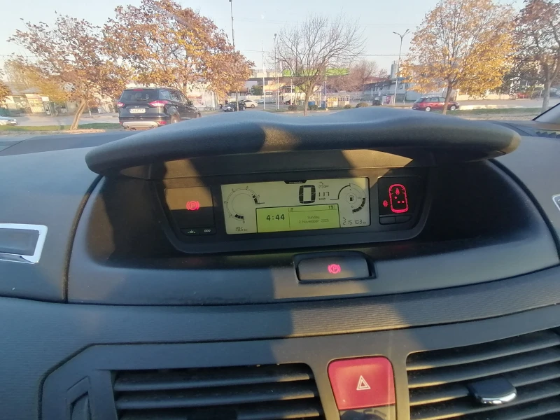 Citroen C4 Picasso, снимка 12 - Автомобили и джипове - 52282050
