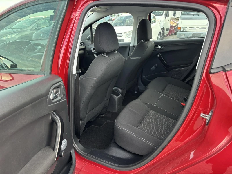 Peugeot 208 1.2 Pure tech, снимка 10 - Автомобили и джипове - 52830613