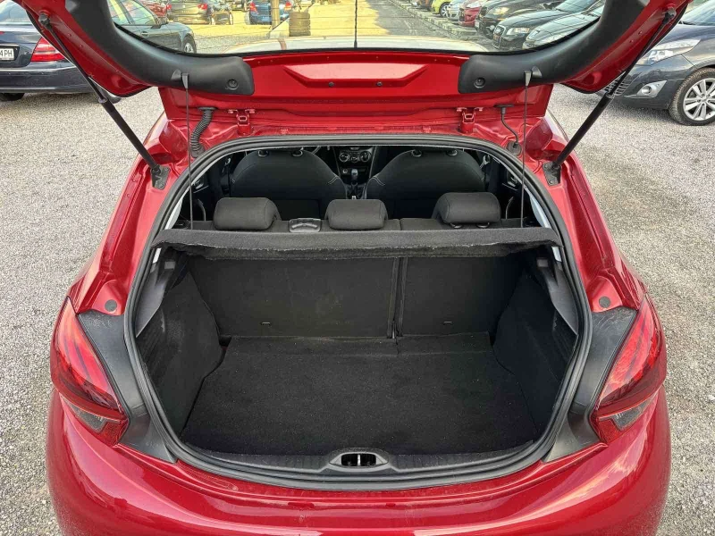 Peugeot 208 1.2 Pure tech, снимка 12 - Автомобили и джипове - 52830613